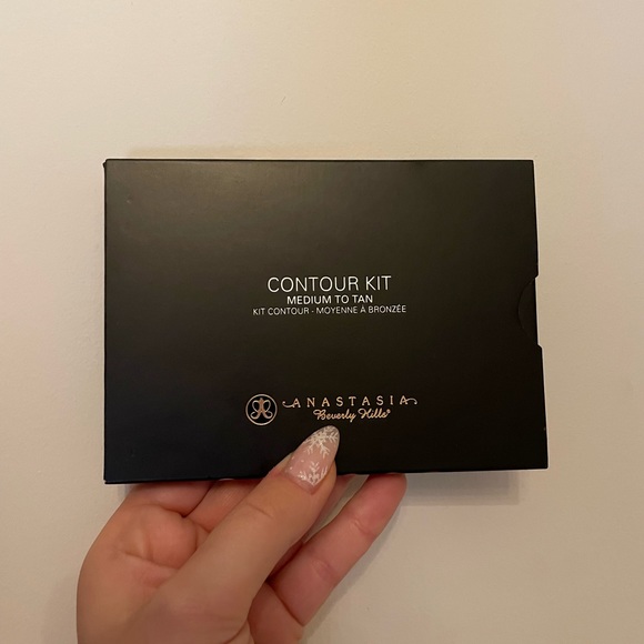 Anastasia Beverly Hills Contour Kit - Picture 2 of 5
